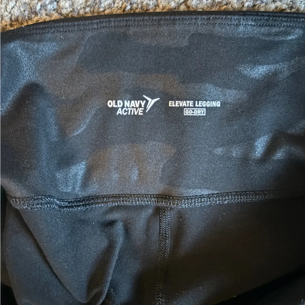 Old Navy Black Camo Leggings - Picture 2 of 2